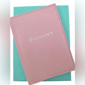 Tiffany leather passport cover pink Tiffany&Co pink cover Tiffany Passport Cover